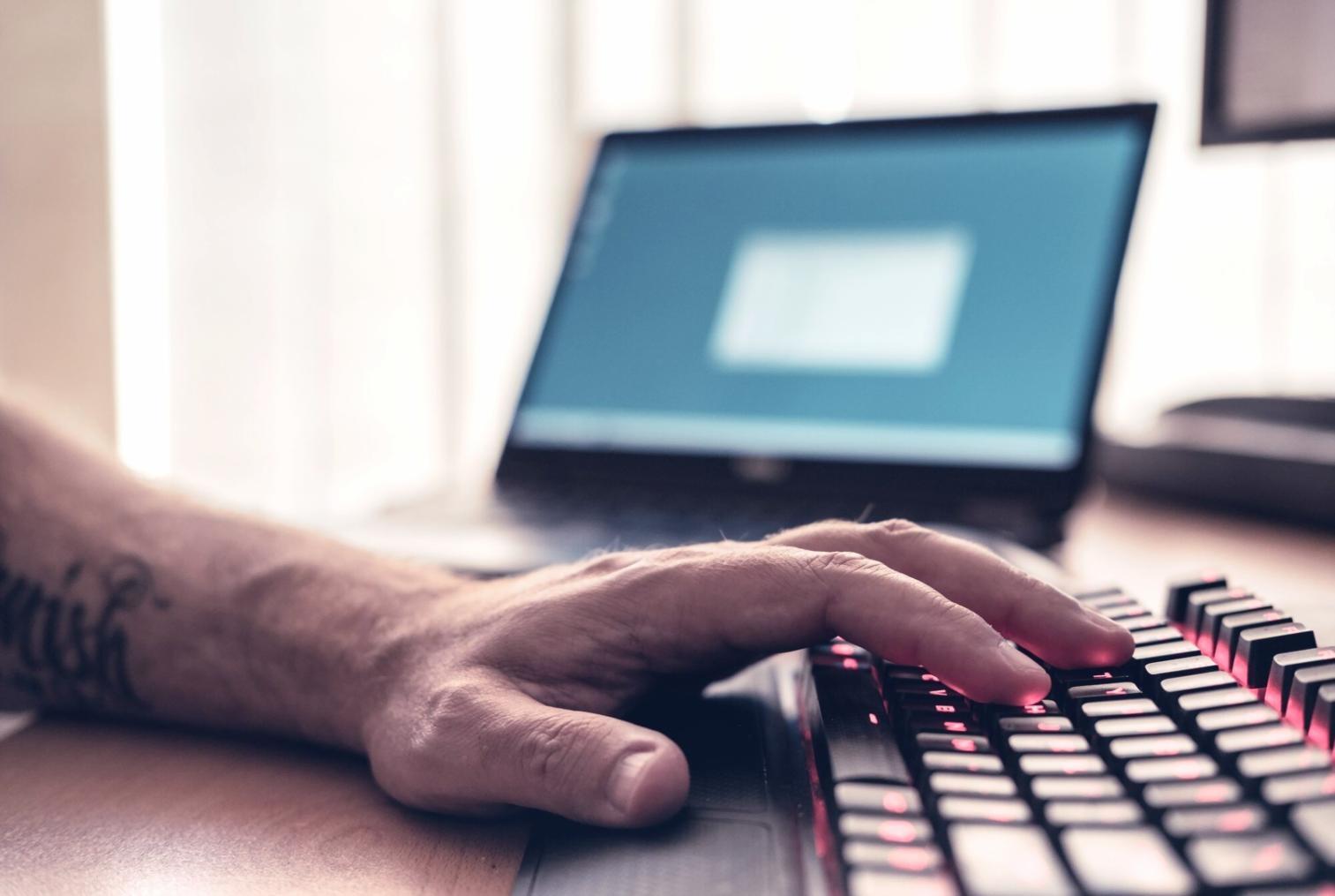 Graphiques et analyses de marchés financiers en temps réel